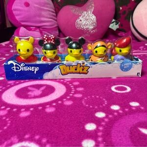 Disney Ducks Ariel Pooh Bear Tigger Minnie Mickey Mouse New In Damaged Box